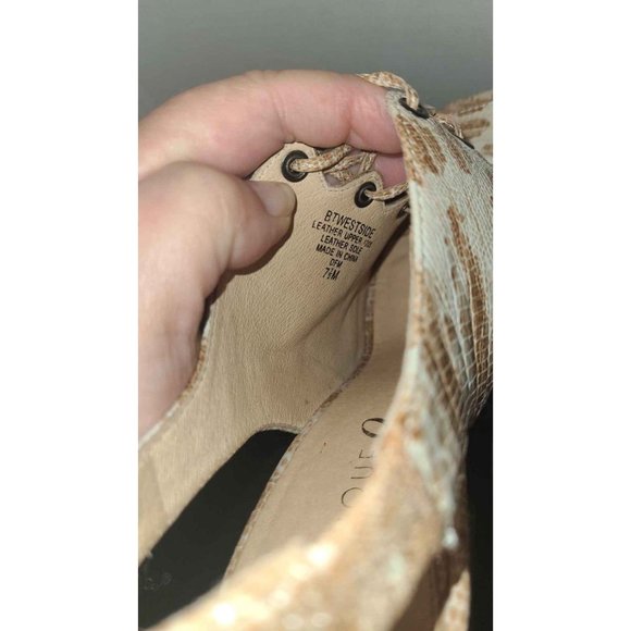 Boutique 9 Beige Textured Wood Heel Bootie Shoe Size 7.5 - Picture 6 of 8